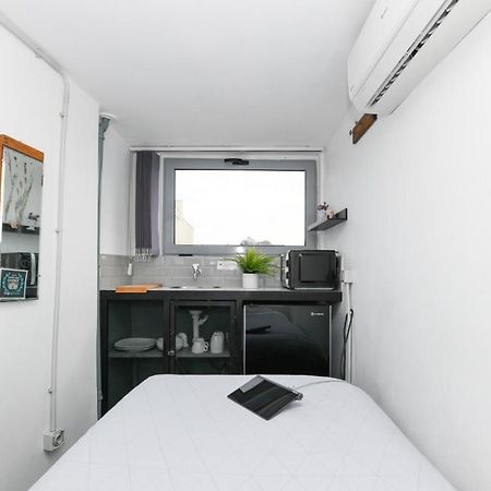 Monastiraki Citycenter Sleepbox- Unspoiled Athens Apartments المظهر الخارجي الصورة