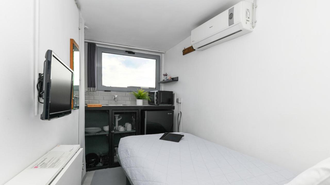 Monastiraki City Sleepbox- Unspoiled Athens Apartments المظهر الخارجي الصورة