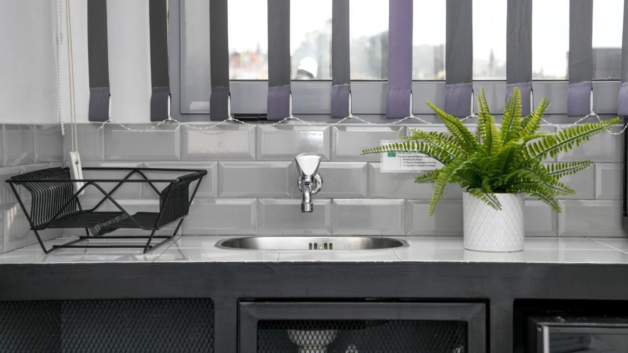 Monastiraki Citycenter Sleepbox- Unspoiled Athens Apartments المظهر الخارجي الصورة